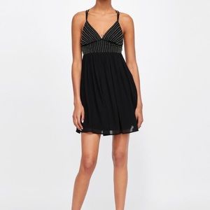 Zara ( mini black dress XS)New condition
